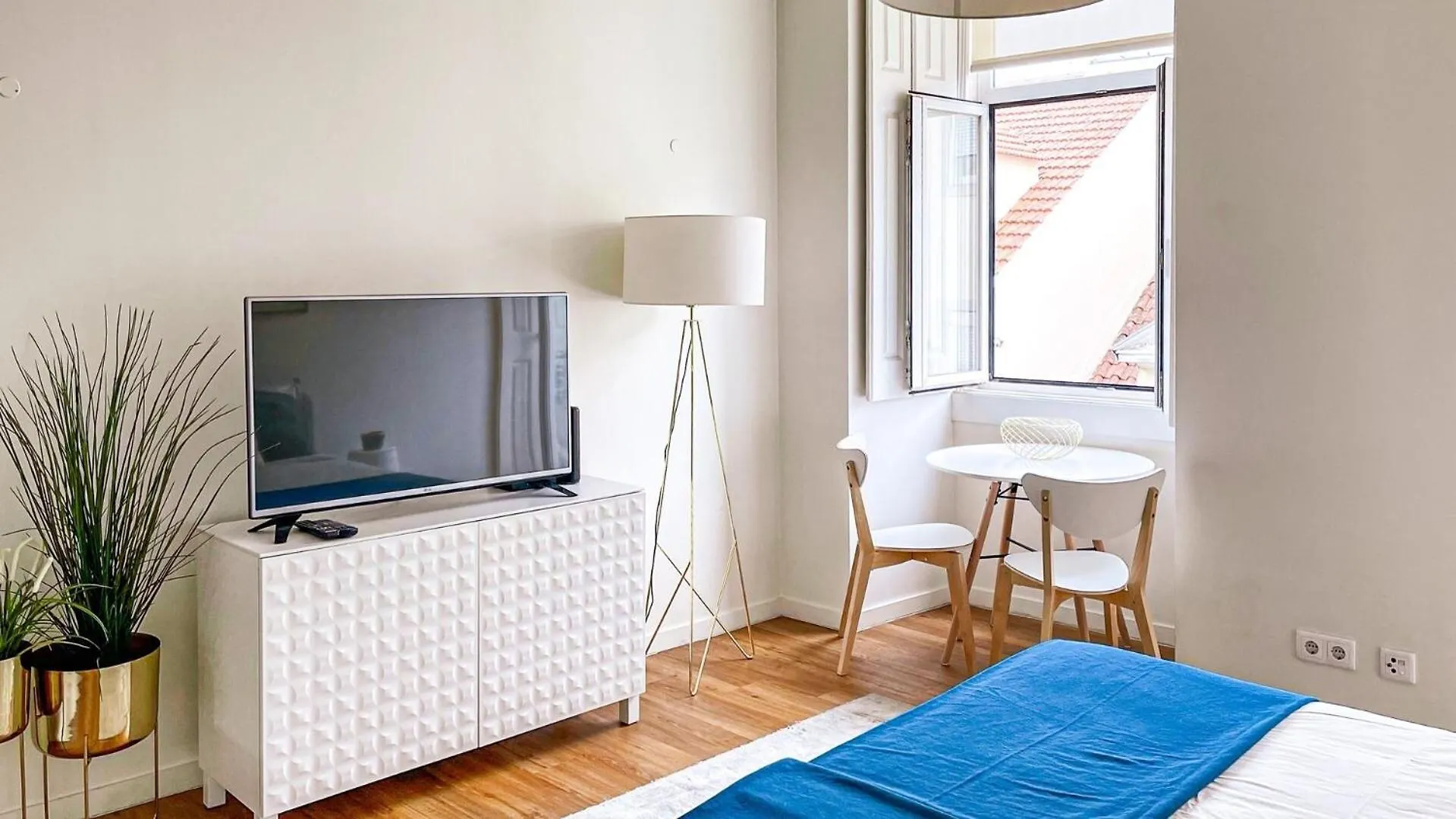 Apartment Charming Studio Close To Lx Factory Lisbon Portugal